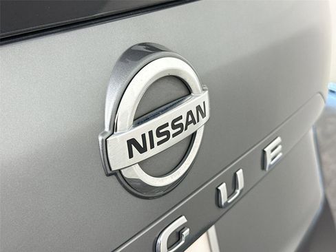 Used 2021 Nissan Rogue S FWD image 39