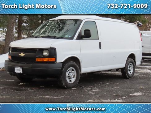 Used 2015 Chevrolet Express 2500 RWD 2500 135 image 1