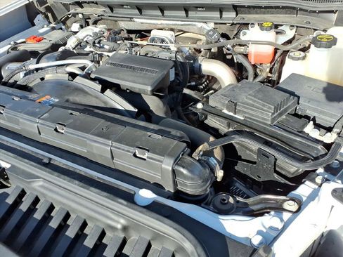 Used 2024 Chevrolet Silverado 2500 LT image 12