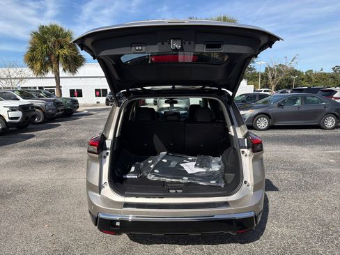 Used 2026 Nissan Rogue Platinum w/ Platinum Premium Package image 21