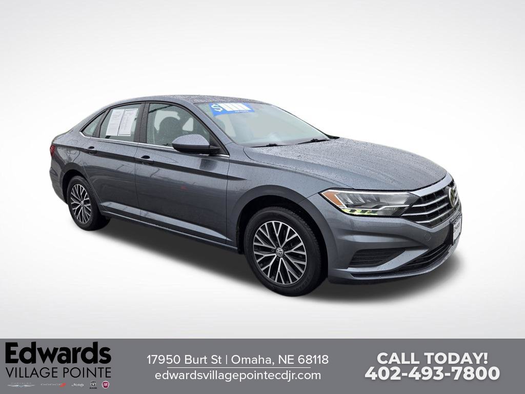 Used 2020 Volkswagen Jetta SE w/ SE Cold Weather Package FWD image 1