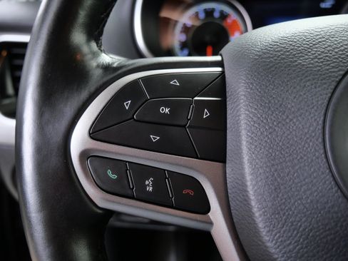 Used 2019 Jeep Cherokee Limited AWD/4WD image 23