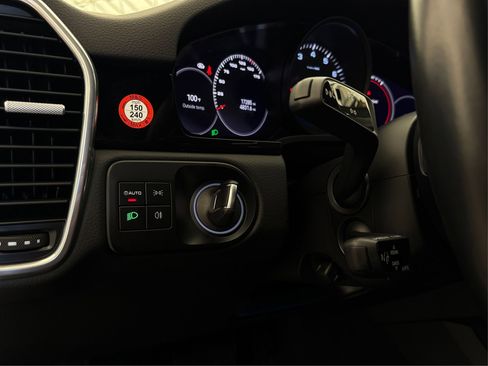 Used 2022 Porsche Cayenne image 20
