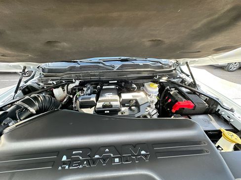 Used 2024 RAM 2500 Laramie image 34