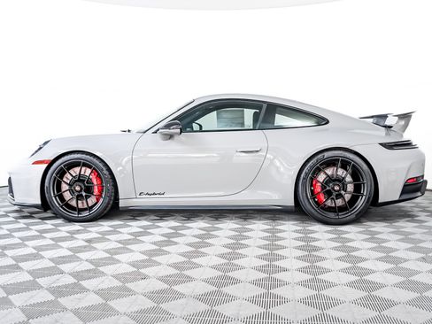 New 2026 Porsche 911 Carrera GTS image 2