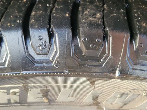 Used 2018 Ford Taurus SE image 19