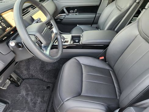 New 2025 Land Rover Range Rover Long Wheelbase SE image 8