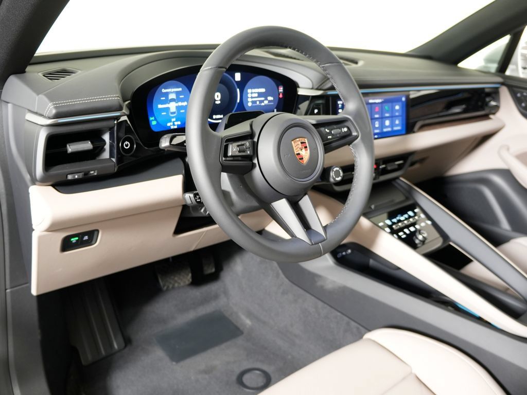 Certified 2026 Porsche Macan 4 Electric AWD/4WD image 4
