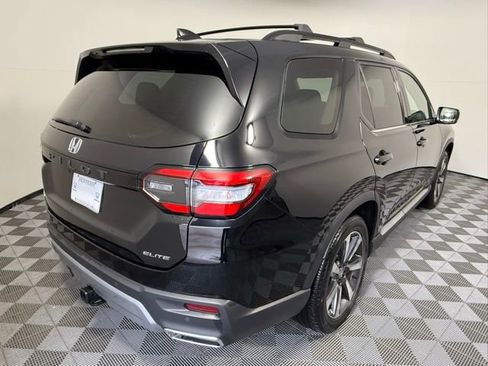 Used 2024 Honda Pilot Elite image 6