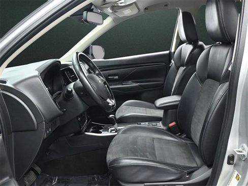 Used 2020 Mitsubishi Outlander SEL image 10