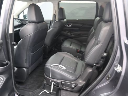 Used 2024 Subaru Ascent Limited w/ Technology Package AWD/4WD image 16