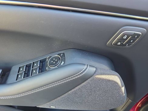 Used 2025 Ford Mustang Mach-E Premium AWD/4WD image 19
