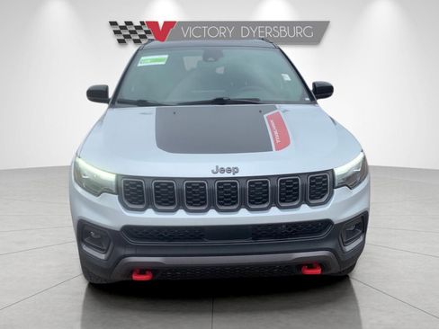 Used 2025 Jeep Compass Trailhawk w/ Trailhawk Elite Group image 3