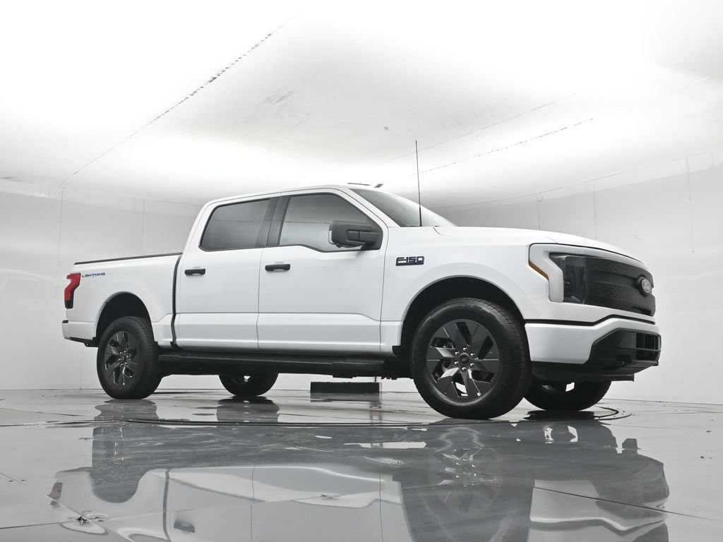 Certified 2024 Ford F150 Lightning XLT AWD/4WD image 4