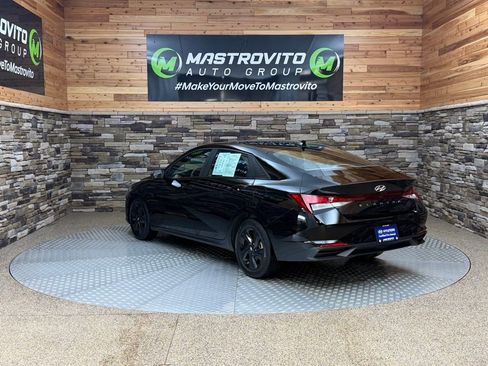 Certified 2023 Hyundai Elantra SEL image 7