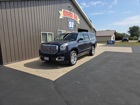 Used 2019 GMC Yukon XL Denali w/ Denali Ultimate Package AWD/4WD image 2