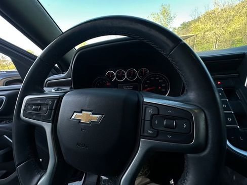 Used 2021 Chevrolet Suburban LT image 23