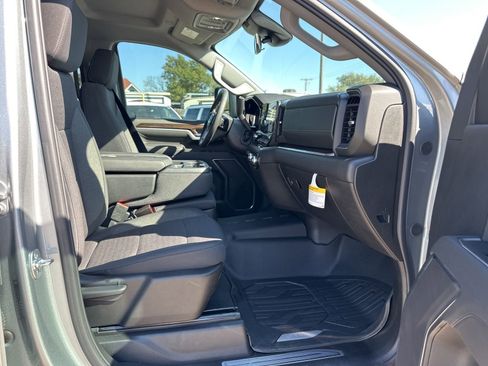 New 2025 GMC Sierra 2500 SLE w/ SLE Value Package; image 21