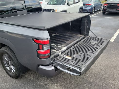 Used 2025 Nissan Frontier SV w/ SV Convenience Package image 10