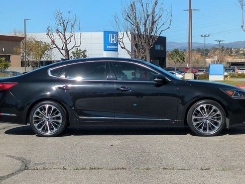 Used 2017 Kia Cadenza Technology image 4