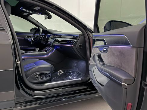 Used 2020 Audi A8 L 4.0T w/ Executive Package image 24