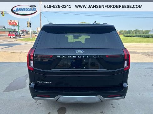 Used 2025 Ford Expedition Platinum AWD/4WD image 3
