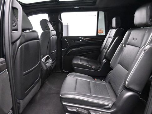 Used 2023 Cadillac Escalade ESV Premium Luxury image 14