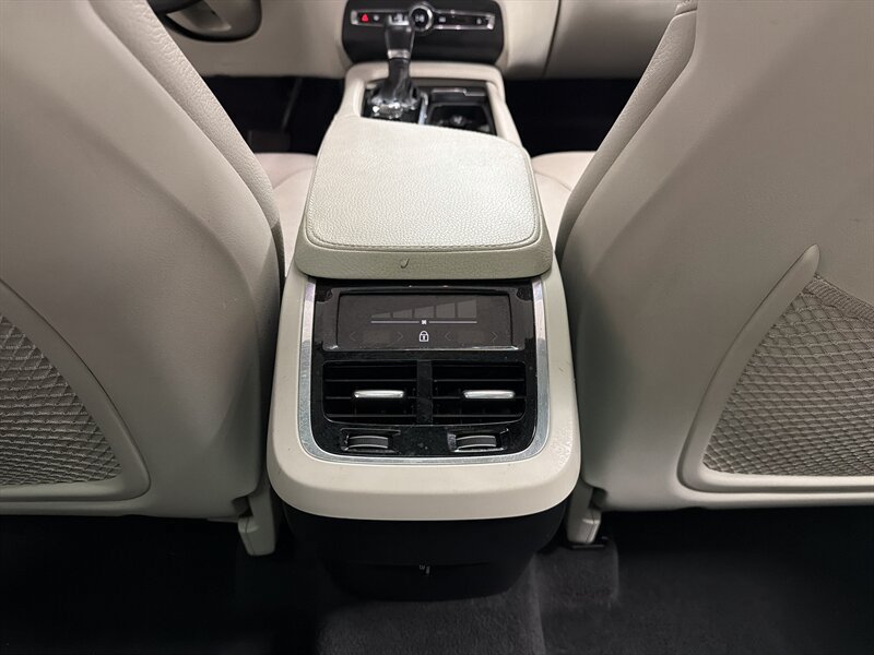 Used 2020 Volvo XC90 T5 Momentum AWD/4WD image 44