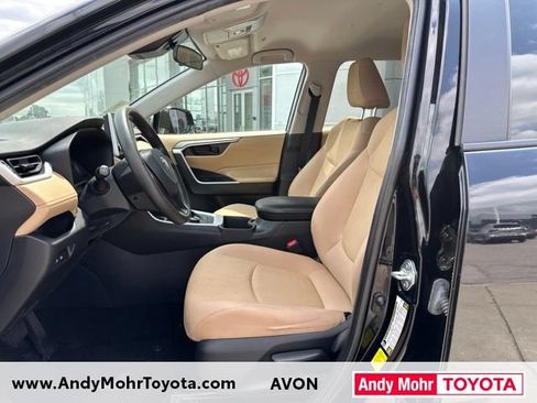 Used 2023 Toyota RAV4 LE AWD/4WD image 10