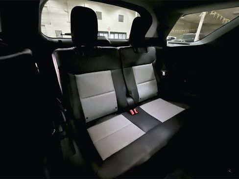 Certified 2022 Ford Explorer XLT w/ Equipment Group 202A image 26