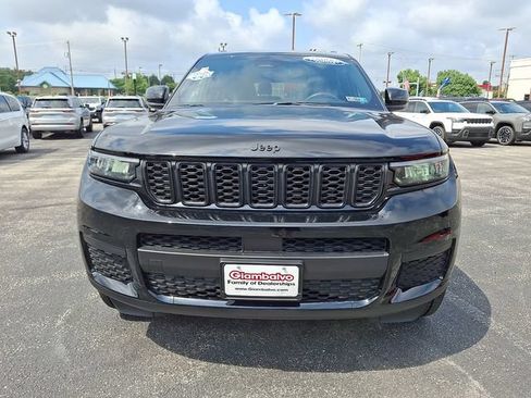 Used 2023 Jeep Grand Cherokee L Laredo AWD/4WD image 3