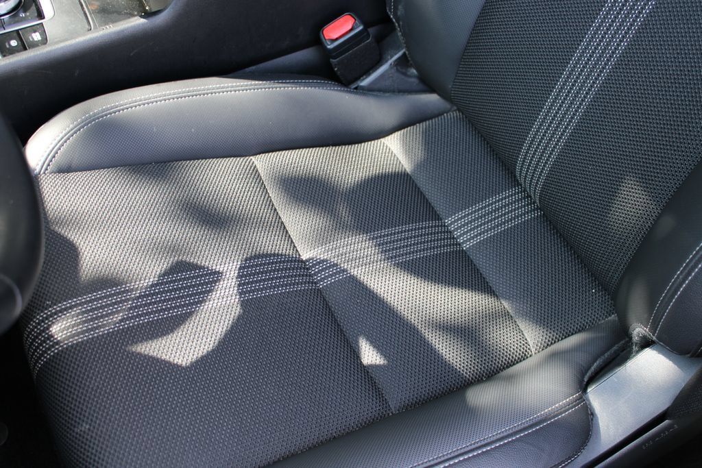 Used 2025 MAZDA CX-50 AWD 2.5 S w/ Premium Package image 11