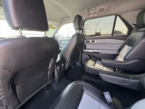 Used 2023 Ford Explorer XLT w/ Equipment Group 202A RWD image 23
