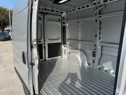 New 2026 RAM ProMaster 2500 w/ Convenience Group FWD image 27