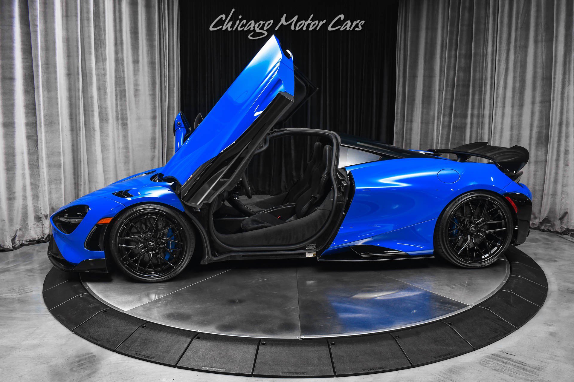 Used 2021 McLaren 765LT RWD image 1