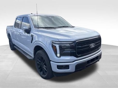 Used 2025 Ford F150 Lariat AWD/4WD image 17