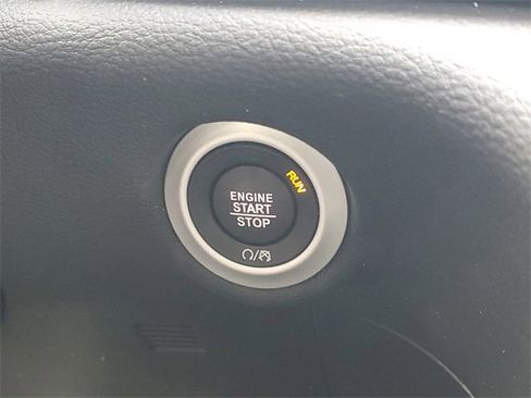 New 2026 Chrysler Pacifica Limited w/ Trailer Tow Group image 24