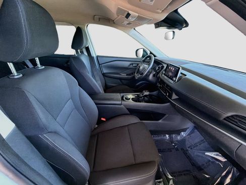 Used 2025 Nissan Rogue S AWD/4WD image 30