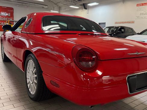 Used 2005 Ford Thunderbird image 28