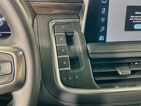 Used 2023 Chevrolet Tahoe Z71 AWD/4WD image 17