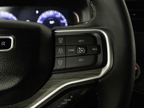 Used 2024 Jeep Wagoneer Series III image 28