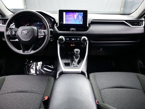 Used 2025 Toyota RAV4 XLE AWD/4WD image 17