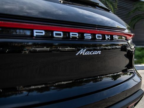 Certified 2026 Porsche Macan AWD/4WD image 26