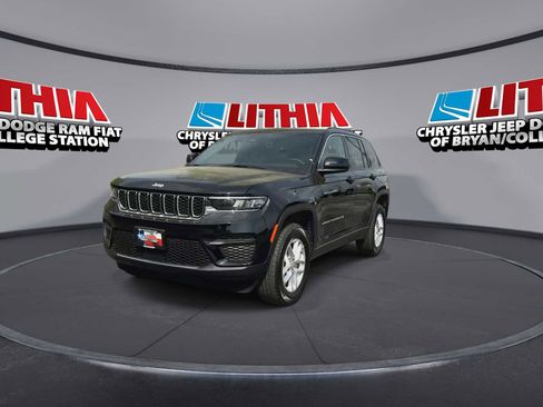 New 2026 Jeep Grand Cherokee Laredo X image 3