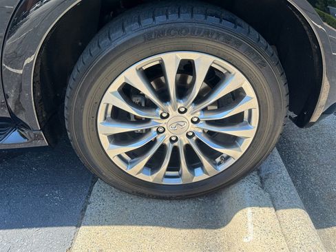 Used 2017 INFINITI QX80 4WD w/ Driver Assistance Package image 13