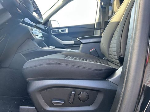 Used 2020 Ford Explorer XLT w/ Class III Trailer Tow Package image 12