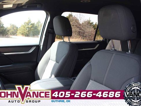 Used 2025 GMC Acadia Elevation image 22