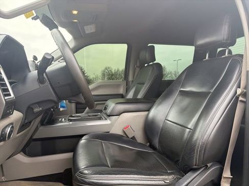 Used 2017 Ford F250 XLT w/ XLT Premium Package image 31