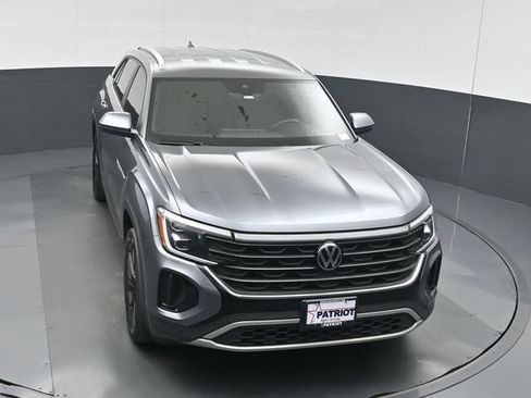 Used 2024 Volkswagen Atlas Cross Sport SE FWD image 44