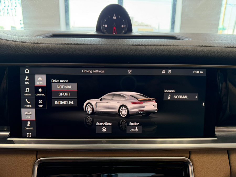 Used 2018 Porsche Panamera 4 AWD/4WD image 59